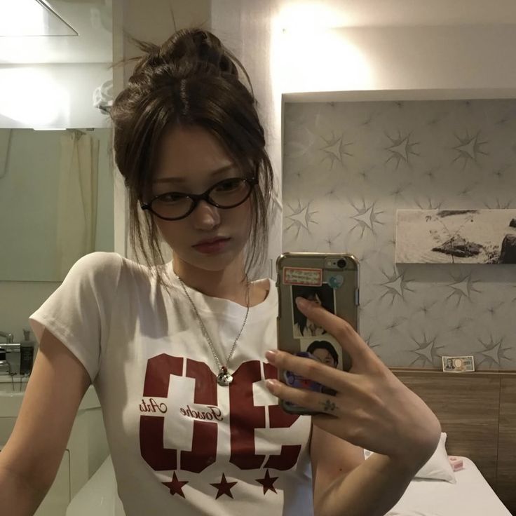 <em><strong>Seyeon</strong></em>